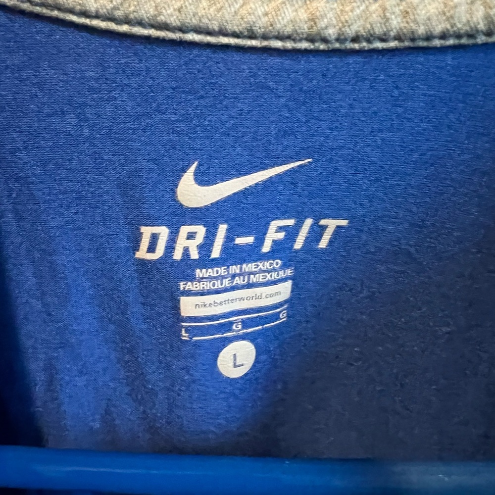 Men’s Nike DriFit Shirt - Picture 2 of 2